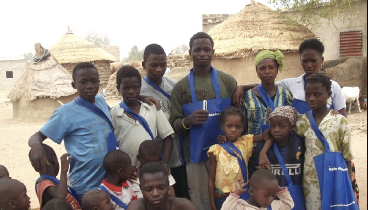 Burkina Faso-2012-Blaue Taschen